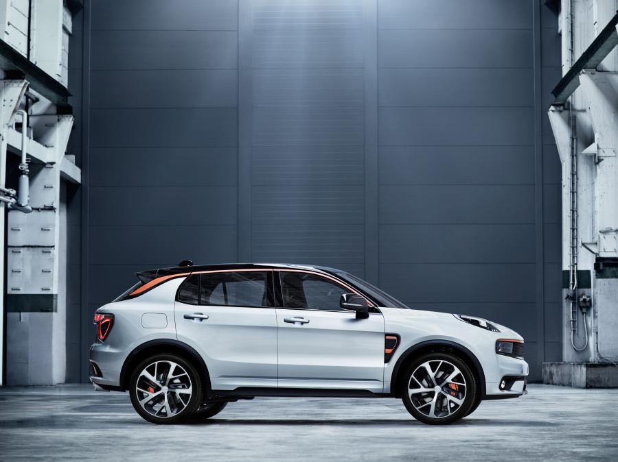  LYNK&Co 01 Sport (CX11) 2016 года  (фото 17 из 18)